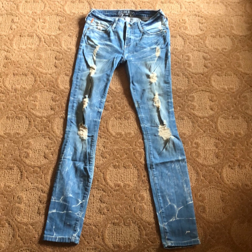 Robins Jean with rhinestoned back pockets.